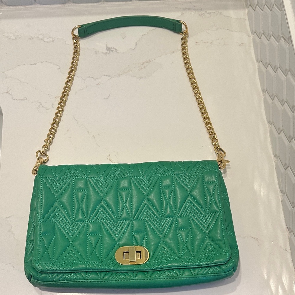 Badgley Mischka Green Quilted Shoulder Bag w/Gold Chain and Hardware